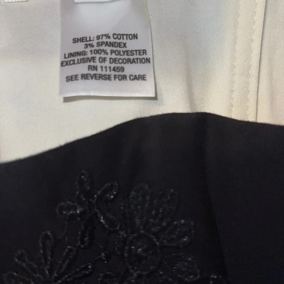 White House Black Market, 6, Cream sleeveless midi black floral embroidery - Picture 8 of 8